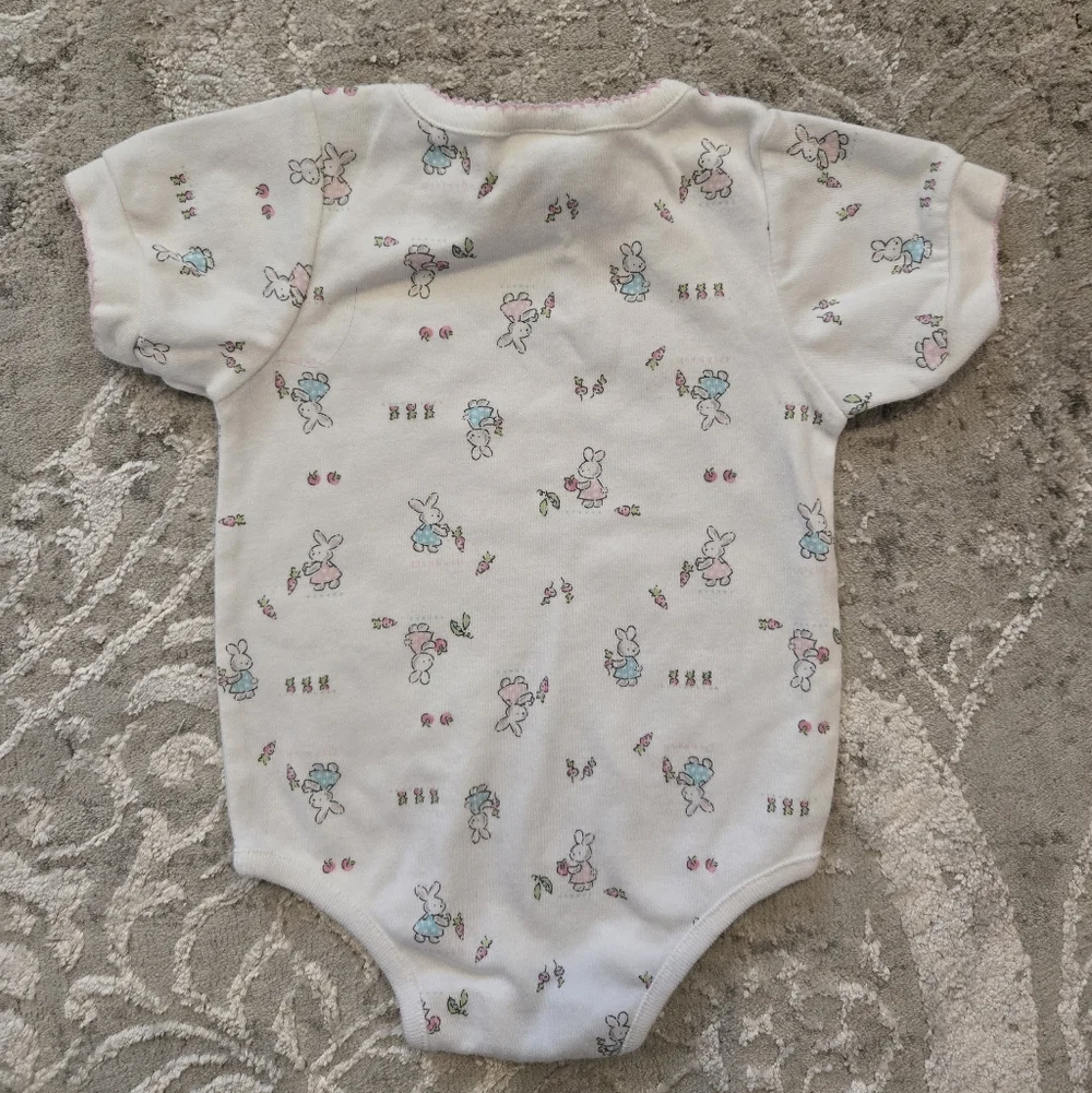 Vintage Y2k Oshkosh B'gosh Cream Bunny Patterned Short Sleeved Onesie